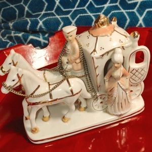Lord and Lady horse and carriage~Made in Korea